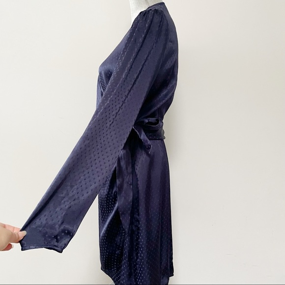 Aritzia Wilfred Callie satin long sleeve wrap dress - Picture 3 of 9